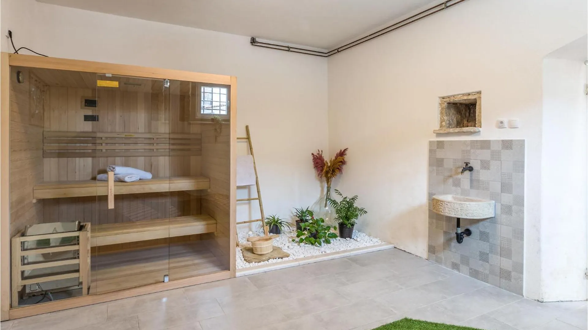 Beautiful Home In Motovun With Sauna