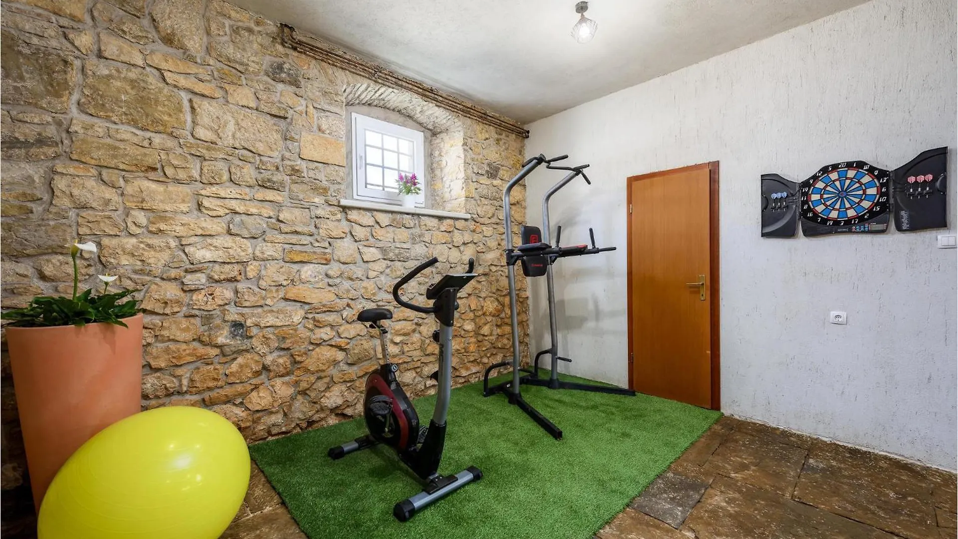 Vikendica Beautiful Home In Motovun With Sauna